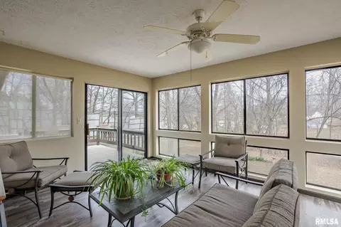 Exterior - 12196 Laguna Dr, Marion, IL 62959 photo 5 of 11