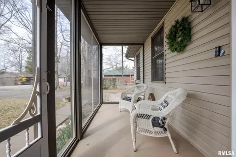 Exterior - 12196 Laguna Dr, Marion, IL 62959 photo 6 of 11