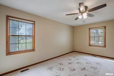 Bedroom - 12196 Laguna Dr, Marion, IL 62959 photo 1 of 4