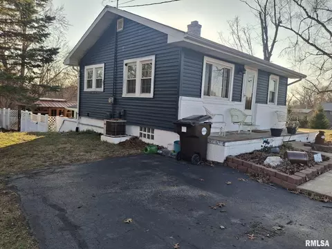 671 N Pleasant Hill Rd, East Peoria, IL 61611