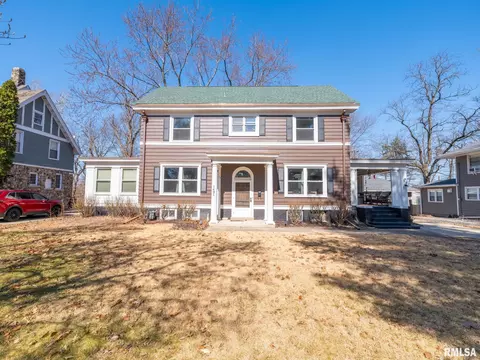 1401 W Parkside Dr, Peoria, IL 61606