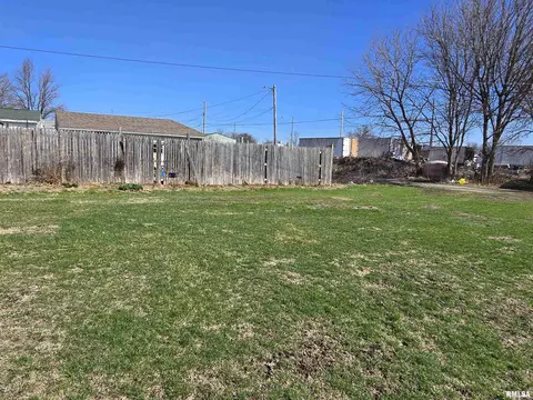 637 S 3rd Ave, Canton, IL 61520 photo 19