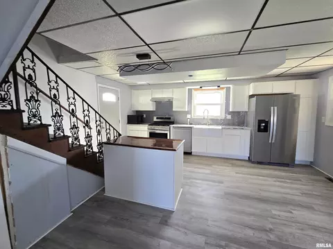 637 S 3rd Ave, Canton, IL 61520 photo 10