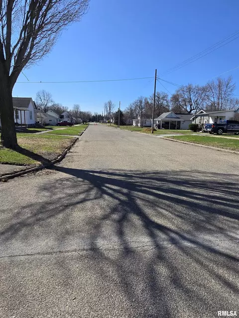 637 S 3rd Ave, Canton, IL 61520 photo 20