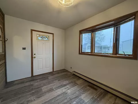 Entry Way - 809 S 16th St, Herrin, IL 62948 photo 1 of 1