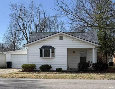 809 S 16th St, Herrin, IL 62948