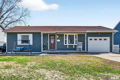616 S Sweetbriar Dr, Chillicothe, IL 61523