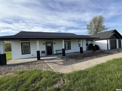 1110 W Hickory St, Canton, IL 61520