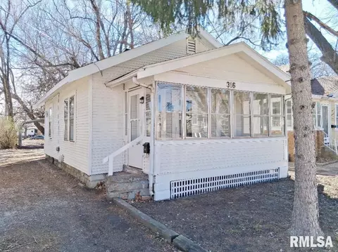 316 E Melbourne Ave, Peoria, IL 61603
