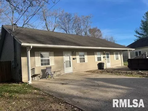 1105 S Mechanic St, Marion, IL 62959