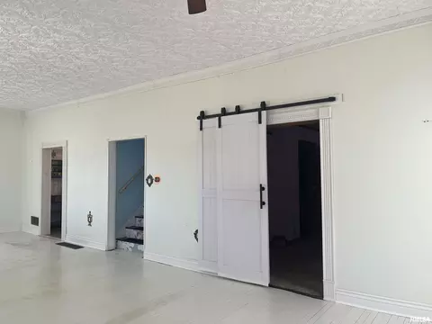 Entry Way - 1012 State St, Eldorado, IL 62930 photo 1 of 5