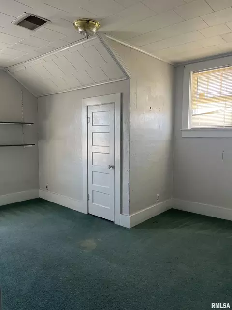 Bedroom - 1012 State St, Eldorado, IL 62930 photo 4 of 6