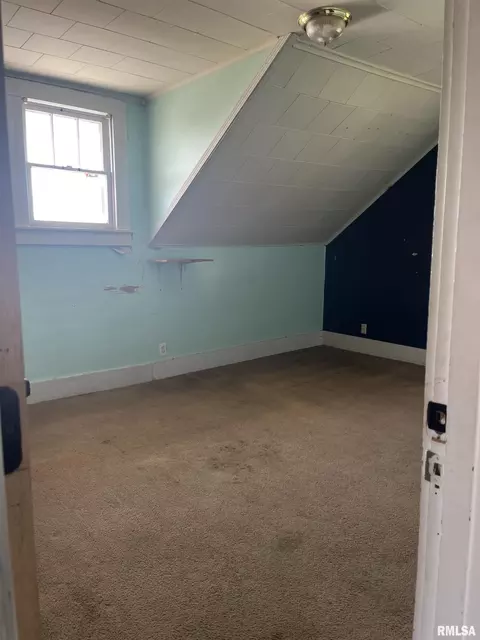 Bedroom - 1012 State St, Eldorado, IL 62930 photo 5 of 6