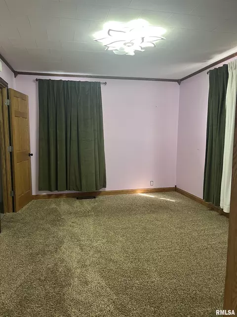 Bedroom - 1012 State St, Eldorado, IL 62930 photo 2 of 6