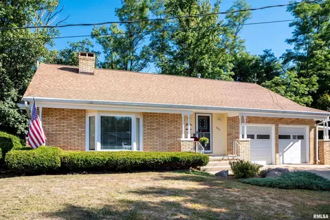 1815 S Timber Ct, Peoria, IL 61607