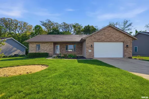 302 Cottonwood Cir, East Peoria, IL 61611