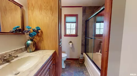 Bath - 6310 N Fox Chapel Trl, Edwards, IL 61528 photo 1 of 4