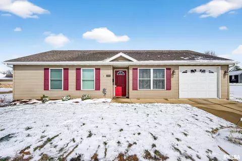 109 2nd St, Lacon, IL 61540