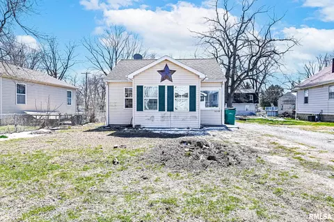 5318 W Katherine Ave, Peoria, IL 61604