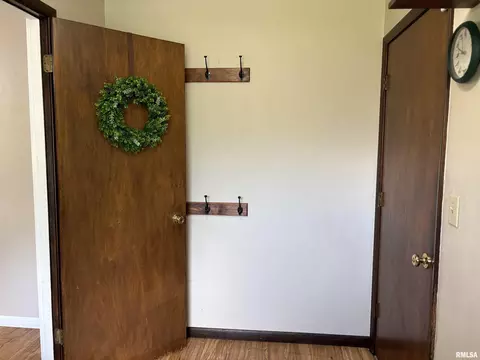 Entry Way - 810 Progress St, Metamora, IL 61548 photo 2 of 6