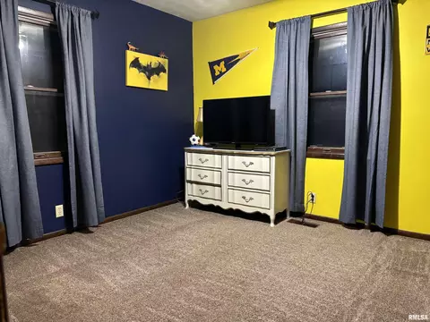 Bedroom - 810 Progress St, Metamora, IL 61548 photo 3 of 4