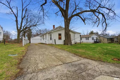 5312 N Montclair Ave, Peoria Heights, IL 61616