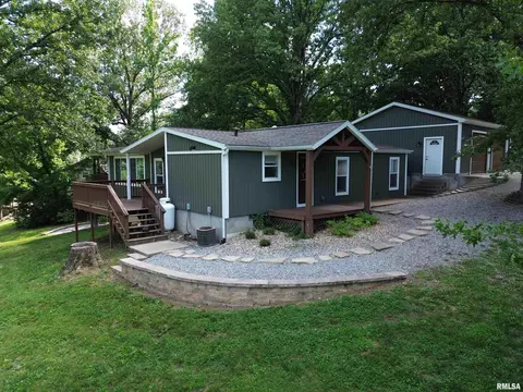 3060 Egyptian Hills Dr, Creal Springs, IL 62922
