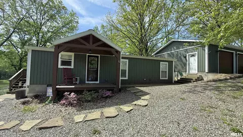 3060 Egyptian Hills Dr, Creal Springs, IL 62922