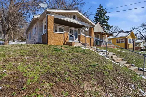 1419 W John H Gwynn Jr Ave, Peoria, IL 61605