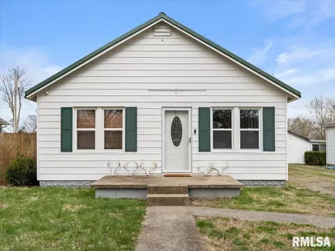 712 Beck St, Carmi, IL 62821