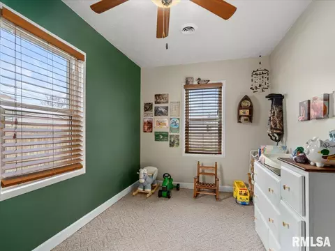 Bedroom - 712 Beck St, Carmi, IL 62821 photo 2 of 2