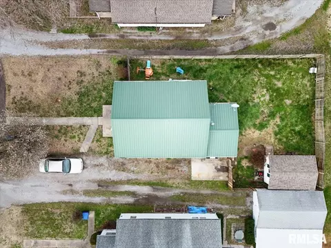 View/Area - 712 Beck St, Carmi, IL 62821 photo 1 of 5