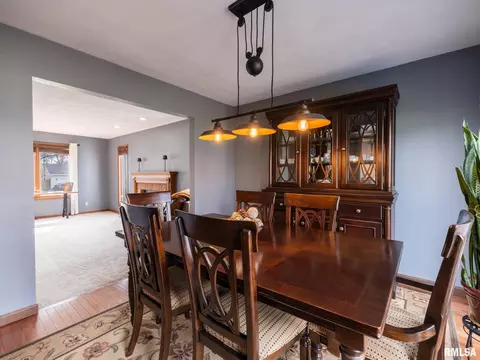Dining - 9913 W Guinivere Dr, Mapleton, IL 61547 photo 3 of 7