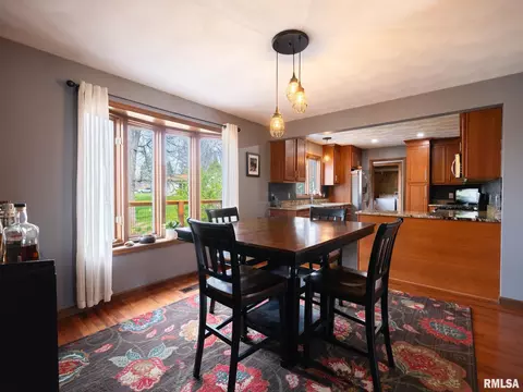 Dining - 9913 W Guinivere Dr, Mapleton, IL 61547 photo 4 of 7
