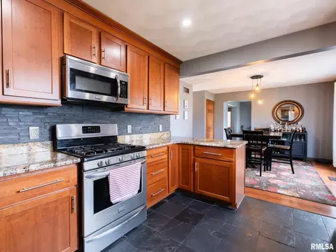 Kitchen - 9913 W Guinivere Dr, Mapleton, IL 61547 photo 5 of 6