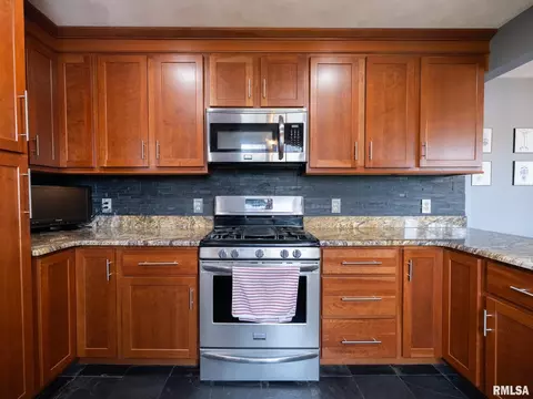 Kitchen - 9913 W Guinivere Dr, Mapleton, IL 61547 photo 6 of 6