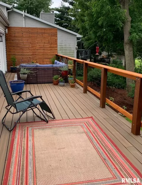 Exterior - 9913 W Guinivere Dr, Mapleton, IL 61547 photo 3 of 16