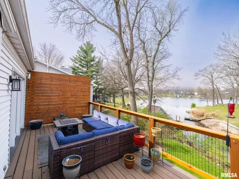 Exterior - 9913 W Guinivere Dr, Mapleton, IL 61547 photo 7 of 16