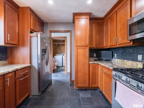Kitchen - 9913 W Guinivere Dr, Mapleton, IL 61547 photo 1 of 6