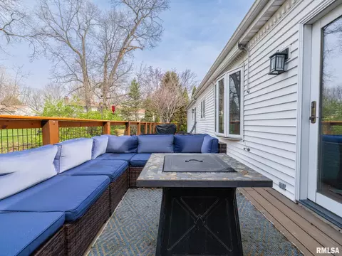 Exterior - 9913 W Guinivere Dr, Mapleton, IL 61547 photo 9 of 16