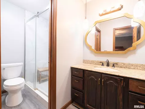 Bath - 9913 W Guinivere Dr, Mapleton, IL 61547 photo 1 of 4