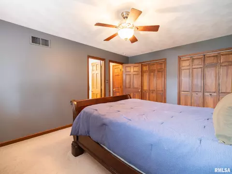 Bedroom - 9913 W Guinivere Dr, Mapleton, IL 61547 photo 3 of 9