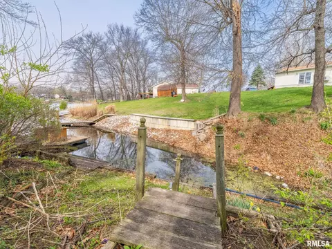 Exterior - 9913 W Guinivere Dr, Mapleton, IL 61547 photo 14 of 16