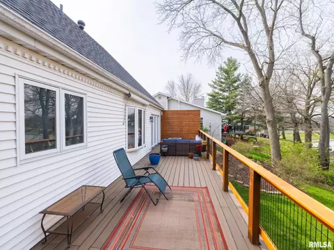Exterior - 9913 W Guinivere Dr, Mapleton, IL 61547 photo 6 of 16