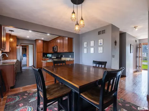 Dining - 9913 W Guinivere Dr, Mapleton, IL 61547 photo 7 of 7