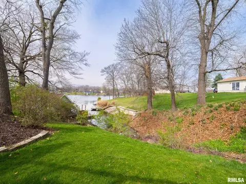 Exterior - 9913 W Guinivere Dr, Mapleton, IL 61547 photo 11 of 16