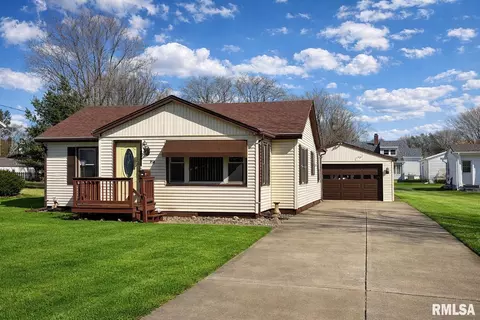 214 S Tazewell St, Metamora, IL 61548