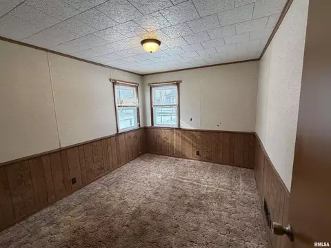 Bedroom - 1218 Mckinley St, Lowpoint, IL 61545 photo 3 of 4