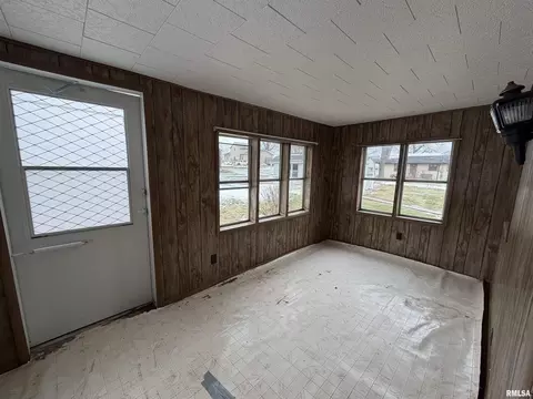 Exterior - 1218 Mckinley St, Lowpoint, IL 61545 photo 4 of 5