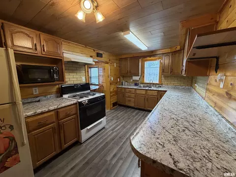 Kitchen - 1218 Mckinley St, Lowpoint, IL 61545 photo 2 of 2